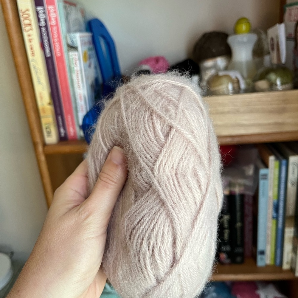 Dusty Rose Very Soft “Mohair like” Yarn 7 balls approx 50g each.